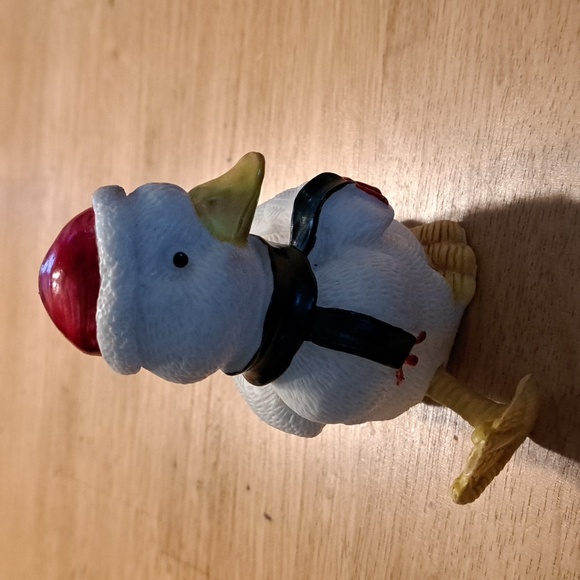 Resin white Duck figurine with Santa hat and scarf vintage - Picture 2 of 6